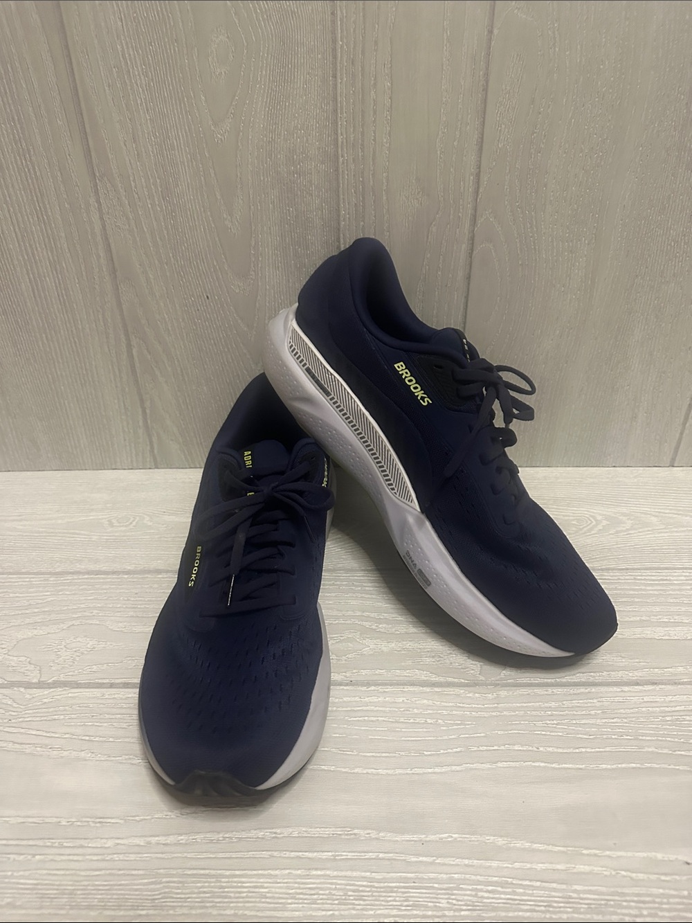 Brooks Adrenaline 24  GTS Navy Men's Athletic Running Shoes Size 13 Wide